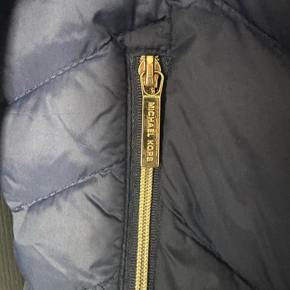 Michael Kors Women’s Packable Down Fill Navy Chevron Puffer Jacket | EUC - Picture 4 of 13